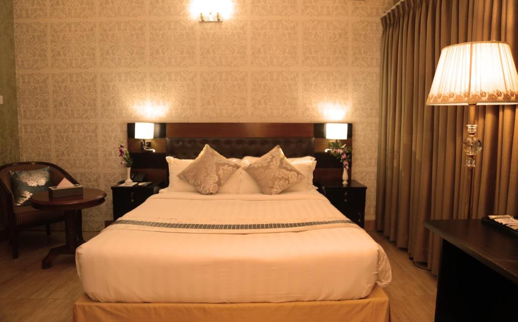 Civic Inn photo 1