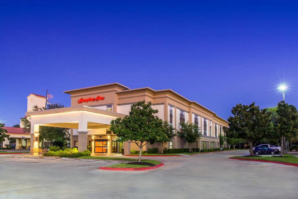 Hampton Inn Houston/Stafford image