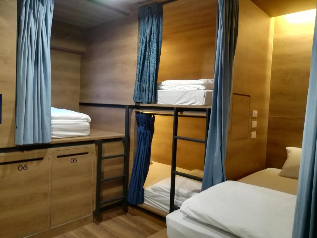 Номер (Односпальная кровать в общем номере для женщин), Natee Hostel