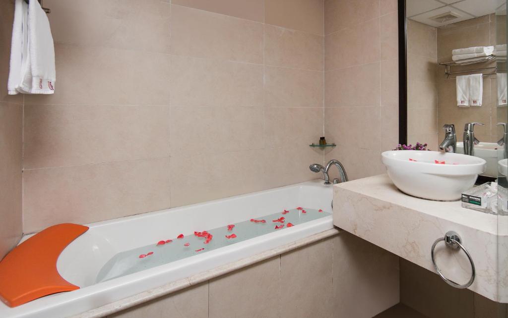 Сьюит (Люкс с балконом), Au Coeur d'Hanoi Boutique Hotel
