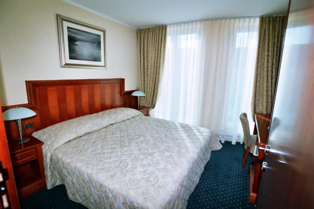 Hotel Savus photo 2