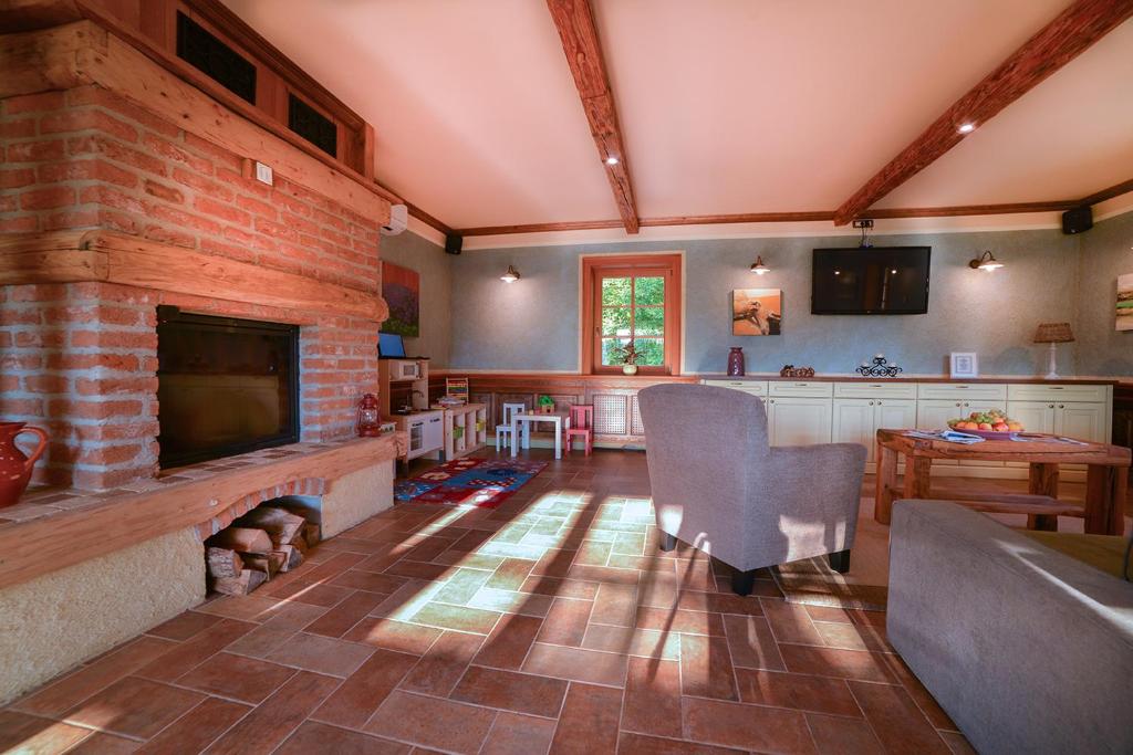 Villa Les with Hot tub & Sauna photo 3