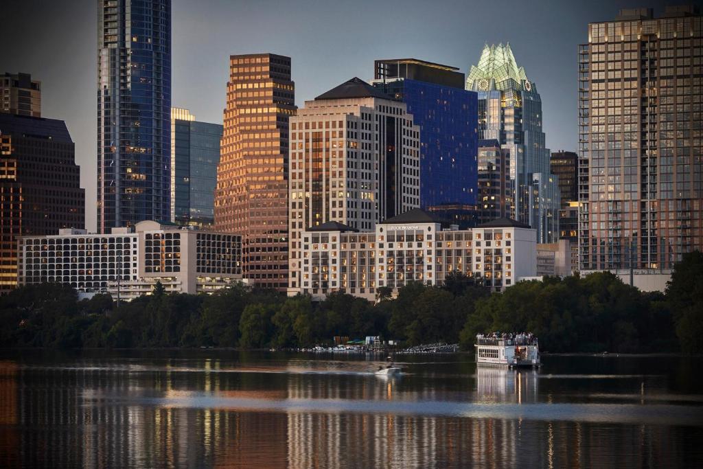 Four Seasons Hotel Austin image