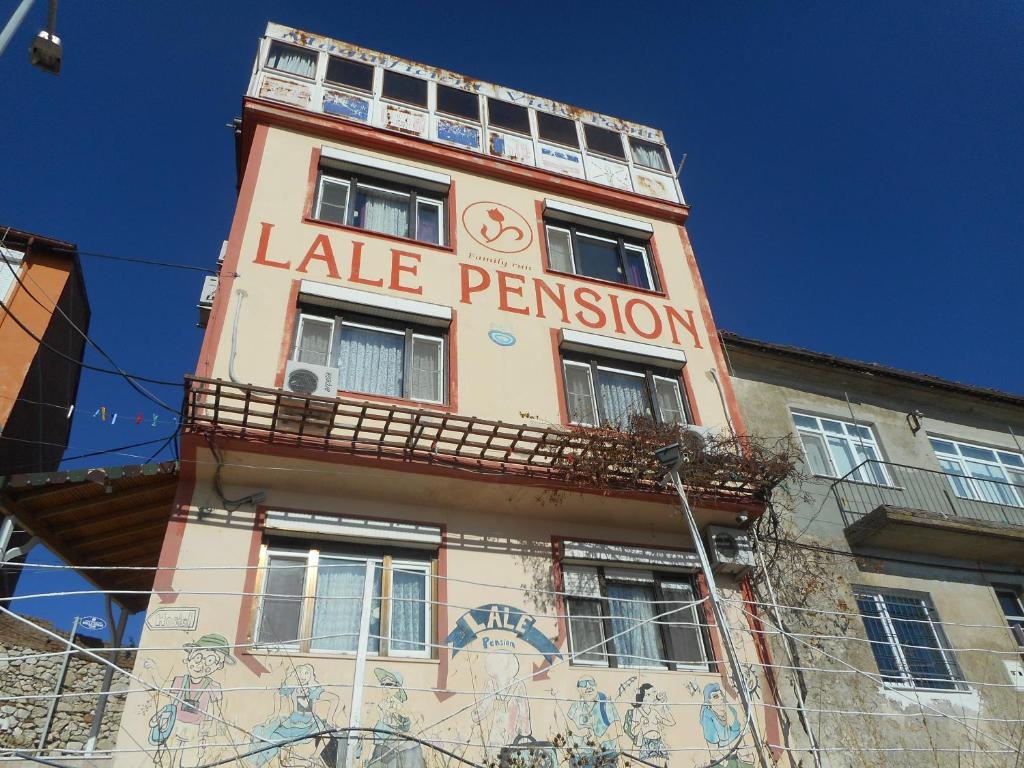 Lale Pansiyon - Tap to explore photos