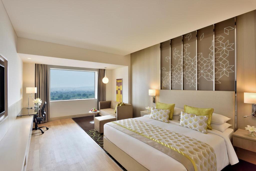 Сьюит (Представительский люкс), Radisson Gurugram Udyog Vihar
