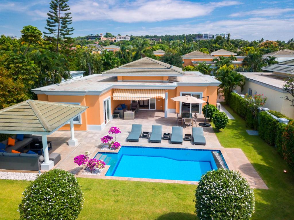 Luxury Pool Villa 604 4BR 8-10 persons photo 3
