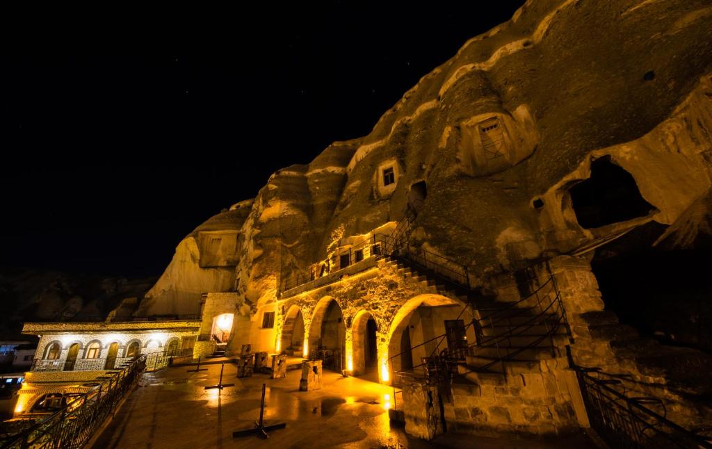 Elite Cave Suites photo 1