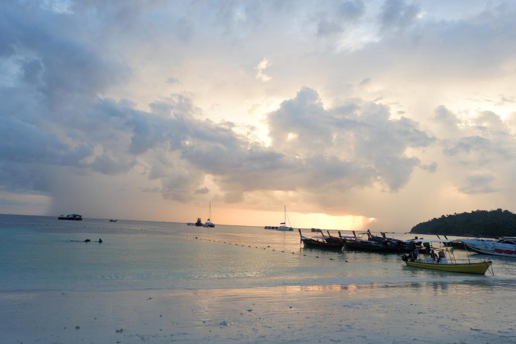 Charming Lipe Villa photo 4