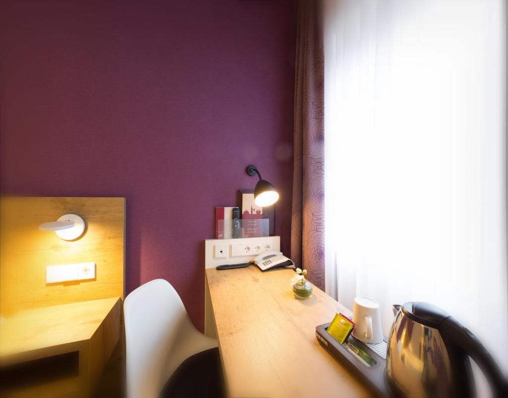 Одноместный (Небольшой одноместный номер), Hotel Azenberg