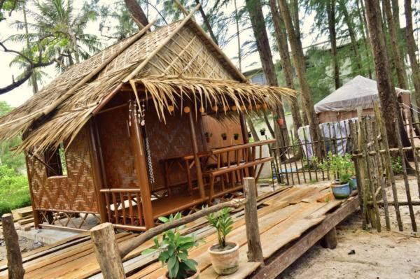 Номер (Коттедж), Micky Monkey Beach Hotel