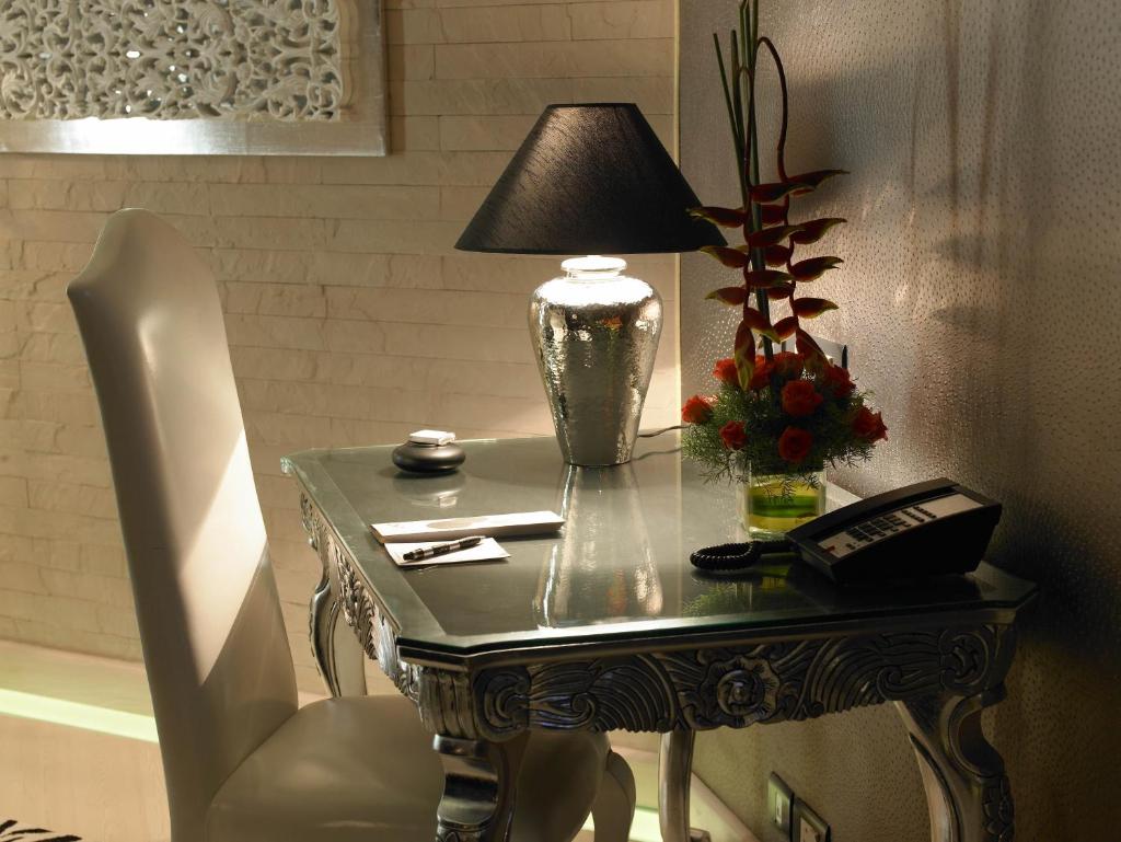 Двухместный (Club Double Room with Airport Transfer -  Book & Unlock Exclusive Deals/Discounts), The Zuri Whitefield Bangalore