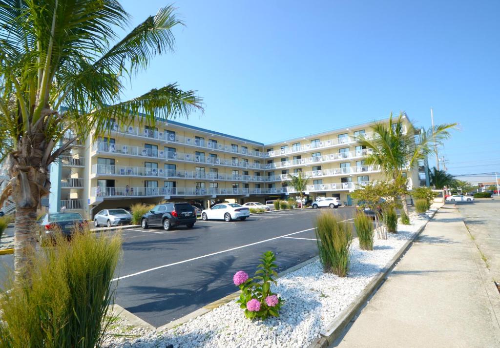 Coastal Palms Inn & Suites image