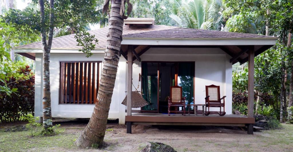 Номер (Бунгало Делюкс с видом на сад), Dolarog Beach Resort
