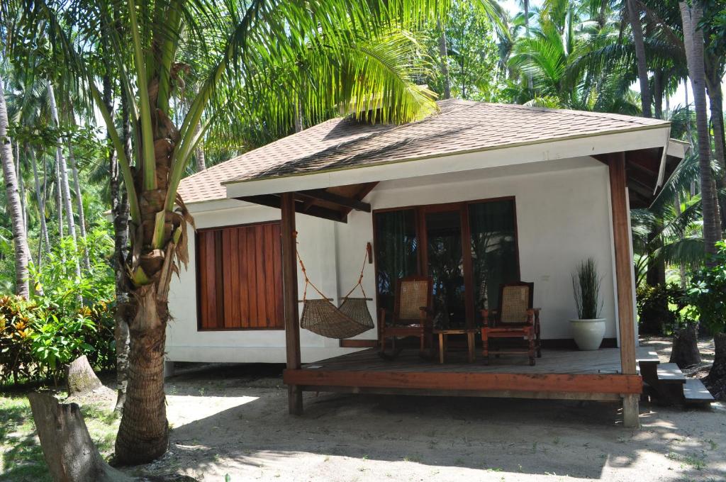 Номер (Бунгало Делюкс с видом на сад), Dolarog Beach Resort