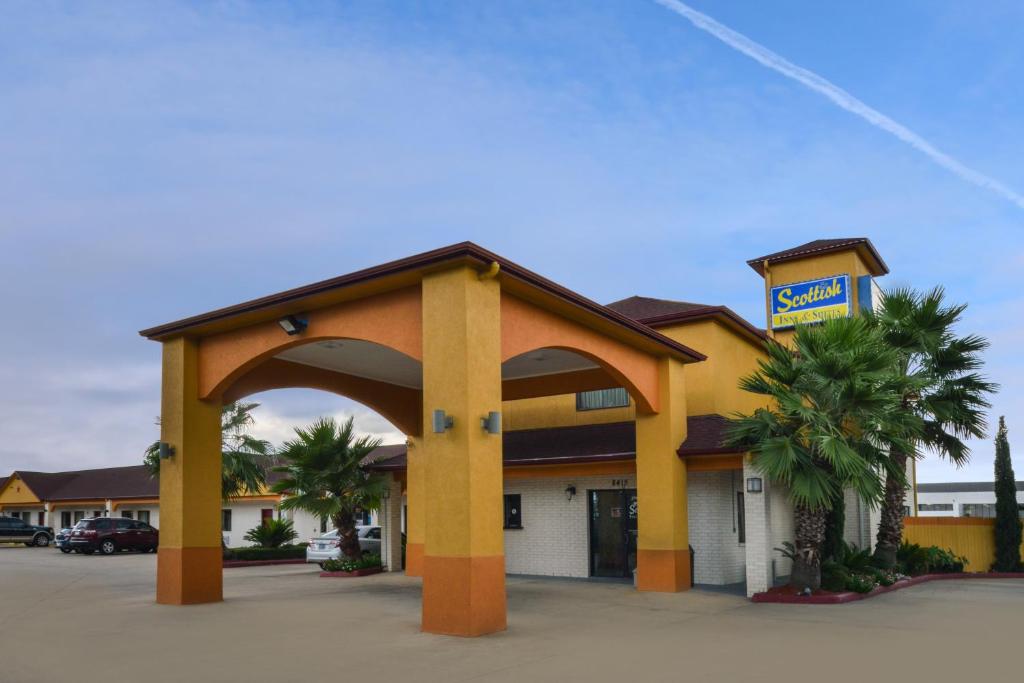 Scottish Inn & Suites Highway 6 South image