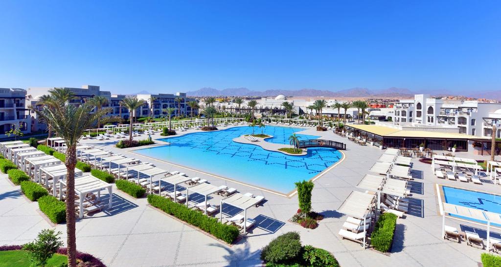 Steigenberger Alcazar Room Type - Deluxe Family Pool View