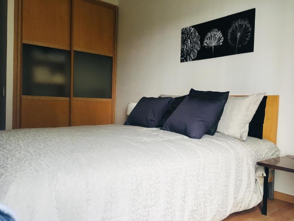 Apartment Down Town 422 - Tap to explore photos