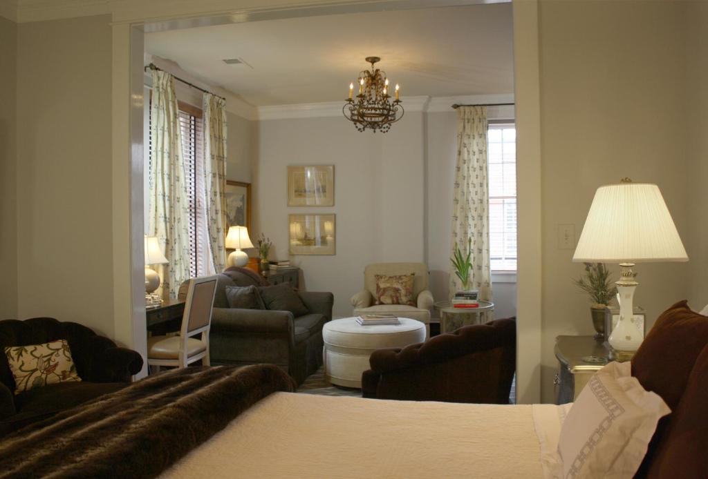 Inn at Court Square photo 2