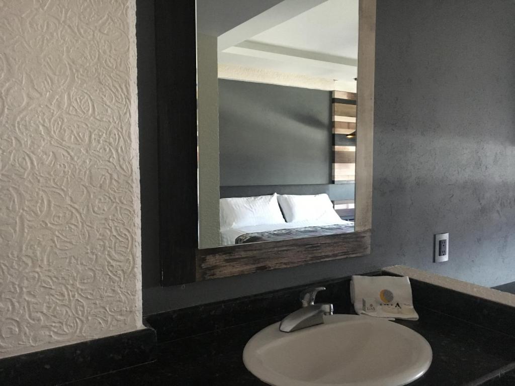 Двухместный (Номер Делюкс с кроватью размера «queen-size»), Hotel La Luna