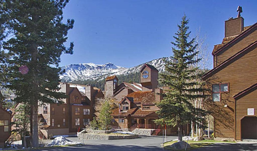 Aspen Creek by 101 Great Escapes image