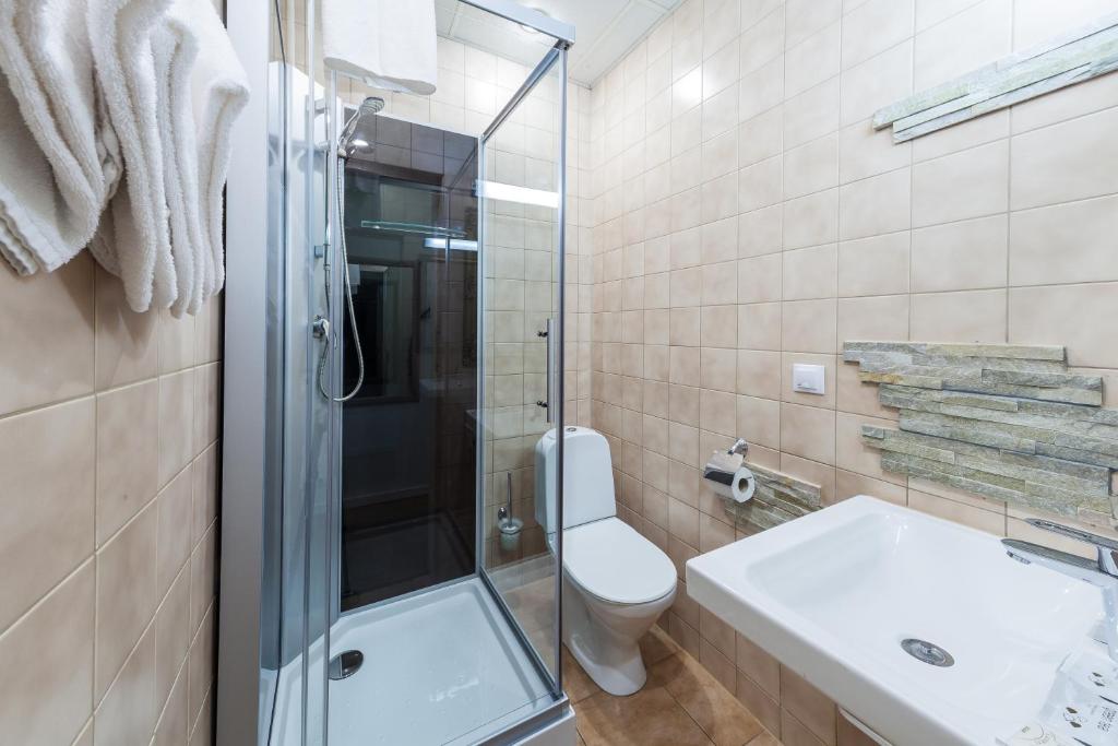 Четырехместный (Стандартный четырехместный номер), Aquamarine Hotel
