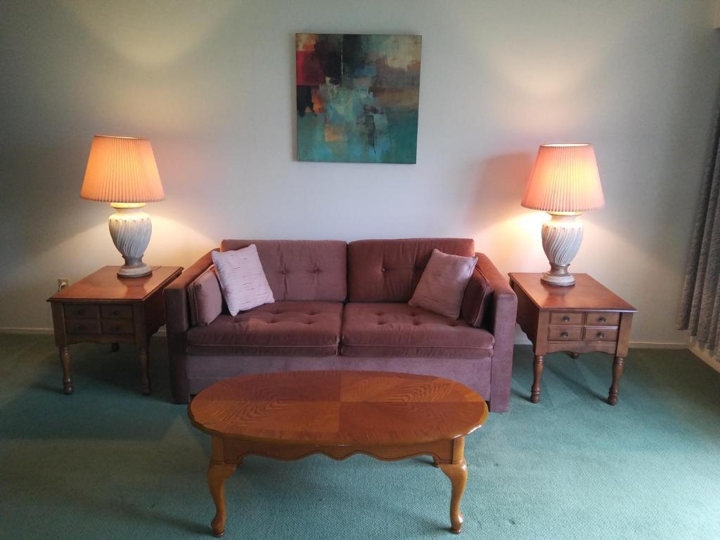 Rosedale Manor photo 3