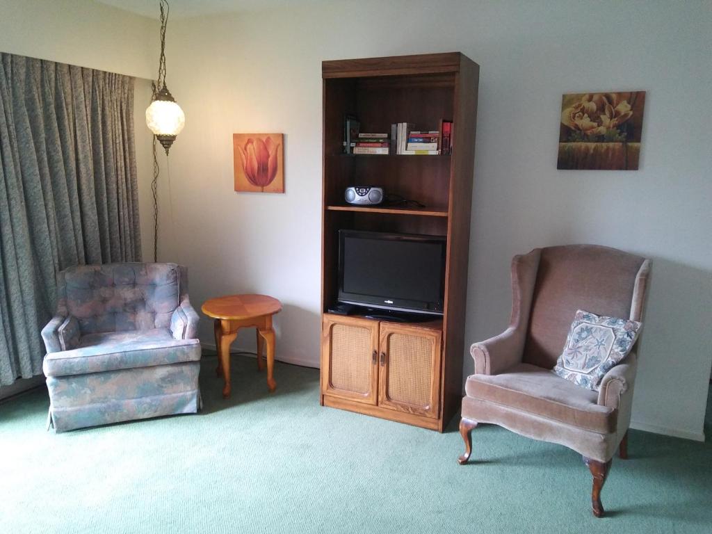 Rosedale Manor photo 2
