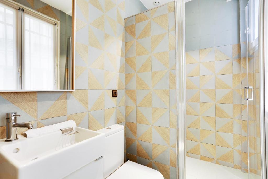 Апартаменты (Лофт), Apartments Paris Centre - At Home Hotel