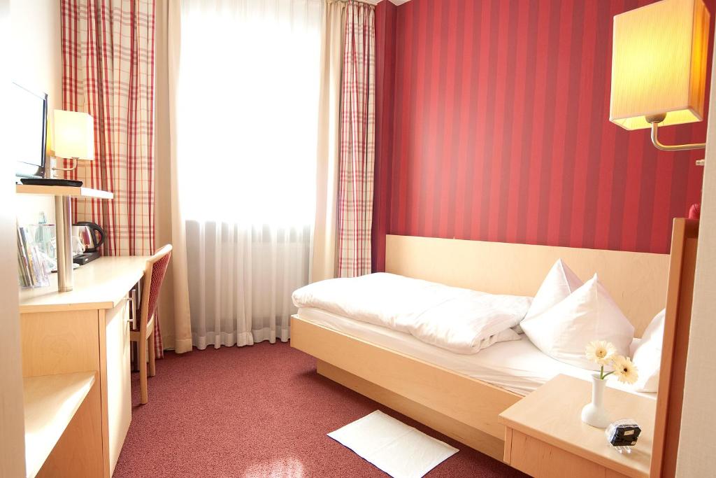 Одноместный (Одноместный номер бизнес-класса), Hotel Garni Deutsches Haus