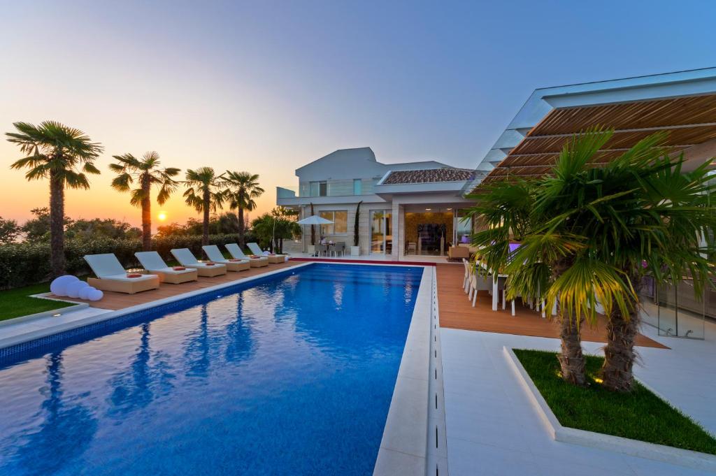 Villa Petra photo 1