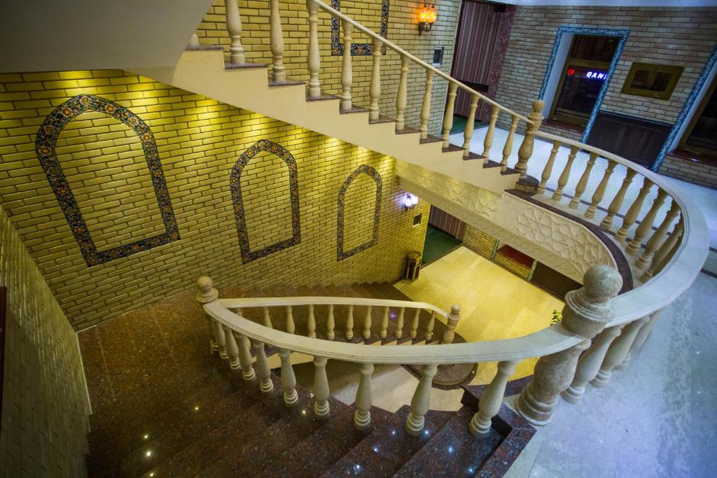 Karvon-Saroy Hotel photo 3