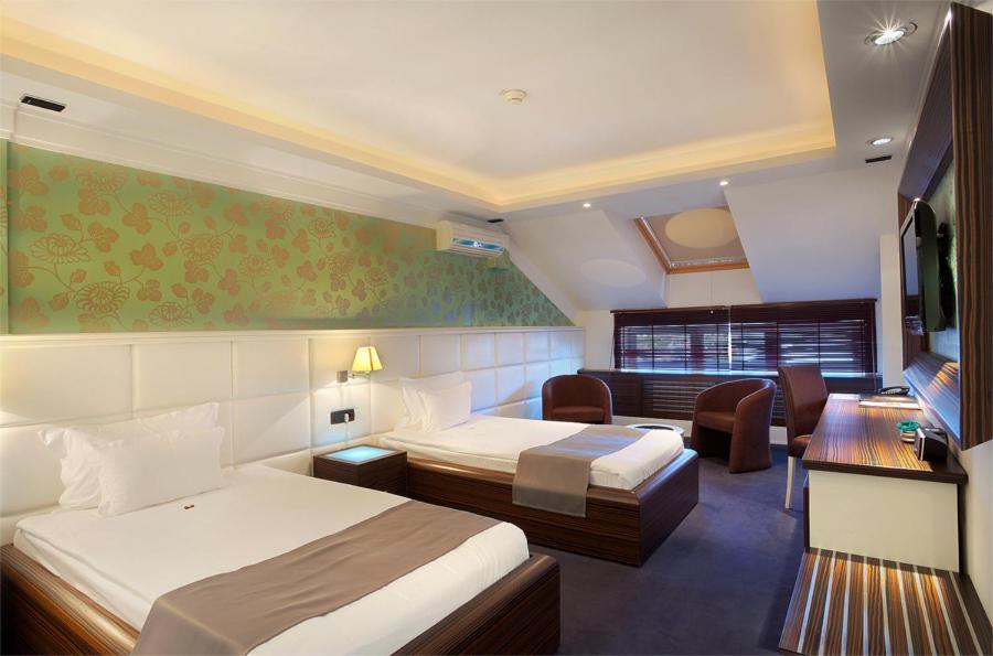 Garni Hotel Crystal photo 2