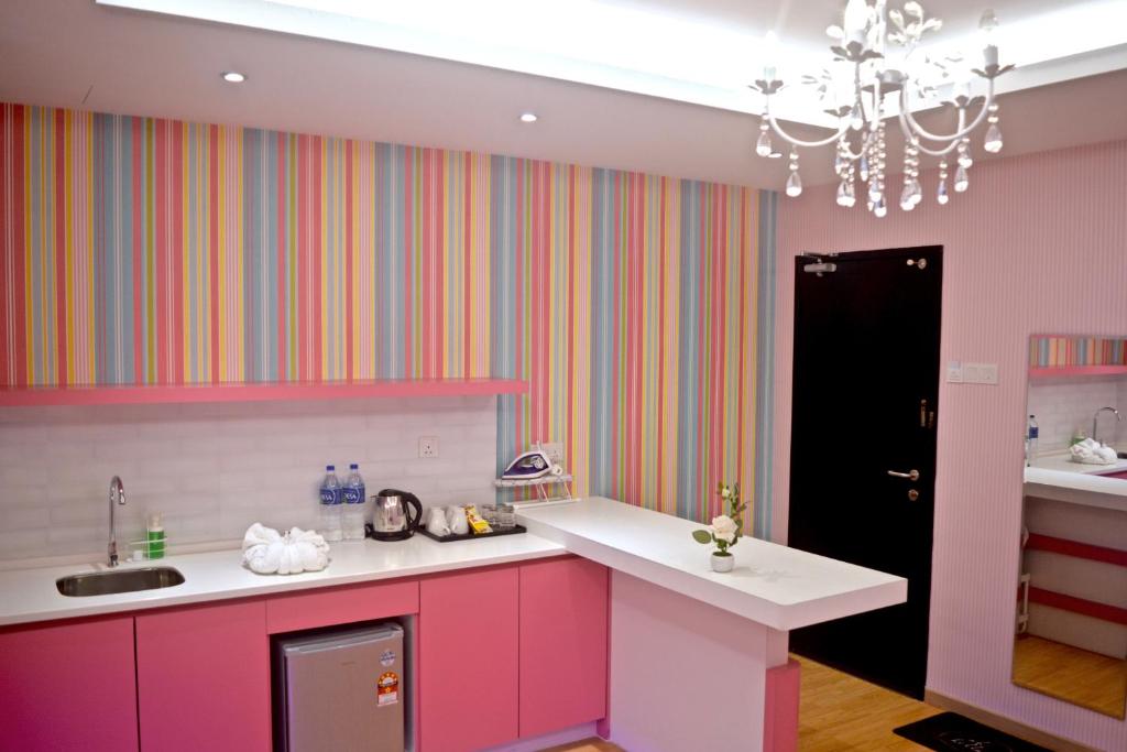 Iconic Suites & Pods Hotel photo 4