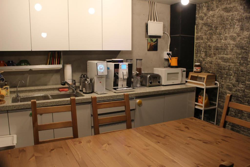 Одноместный (Одноместный номер с собственной ванной комнатой), Bunk Guesthouse Hongdae2