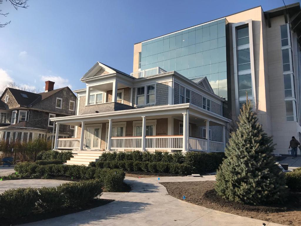 The Preston House & Hotel image