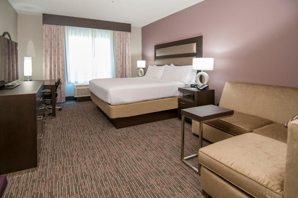 Holiday Inn - New Orleans Airport North, an IHG Hotel photo 3