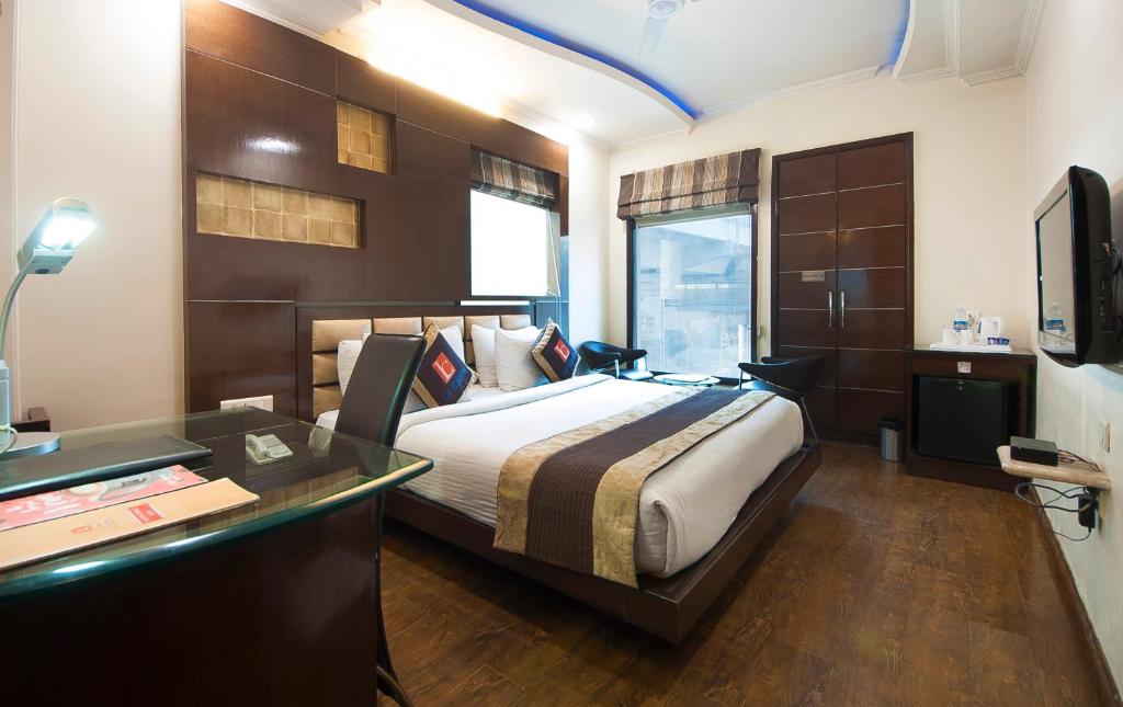 Двухместный (Executive Double or Twin Room with Free Upgrade to higher category (Subject to avl), Early check and (2 hrs) and Late Check Out (2 hrs) again subject to avl), Hotel Le Cadre
