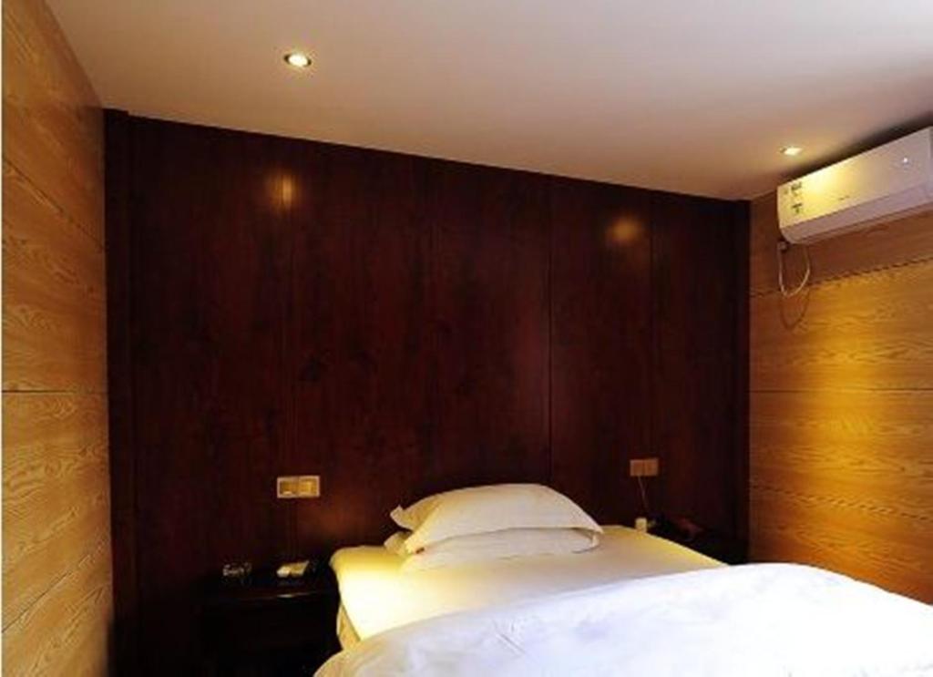 JUNYI Hotel Guizhou Guiyang Bageyan Road photo 4