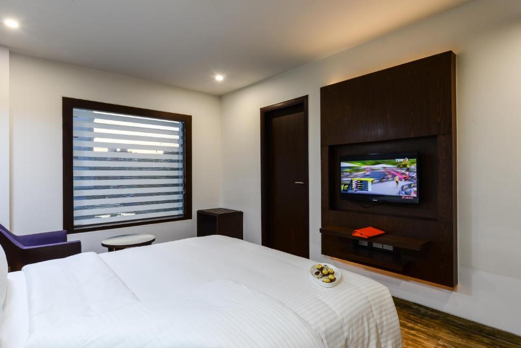 Двухместный (Deluxe Queen Room with INR 250 discount on Food Bill (Meal Credit)), Howard Johnson Kolkata