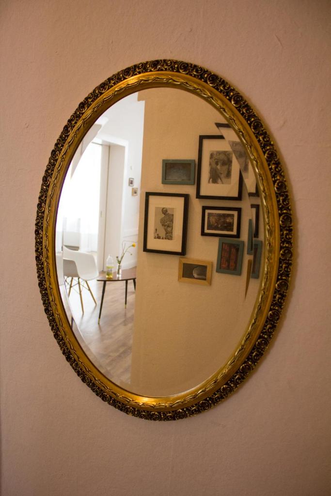 Central , 3 rooms in Frankfurter Tor photo 2