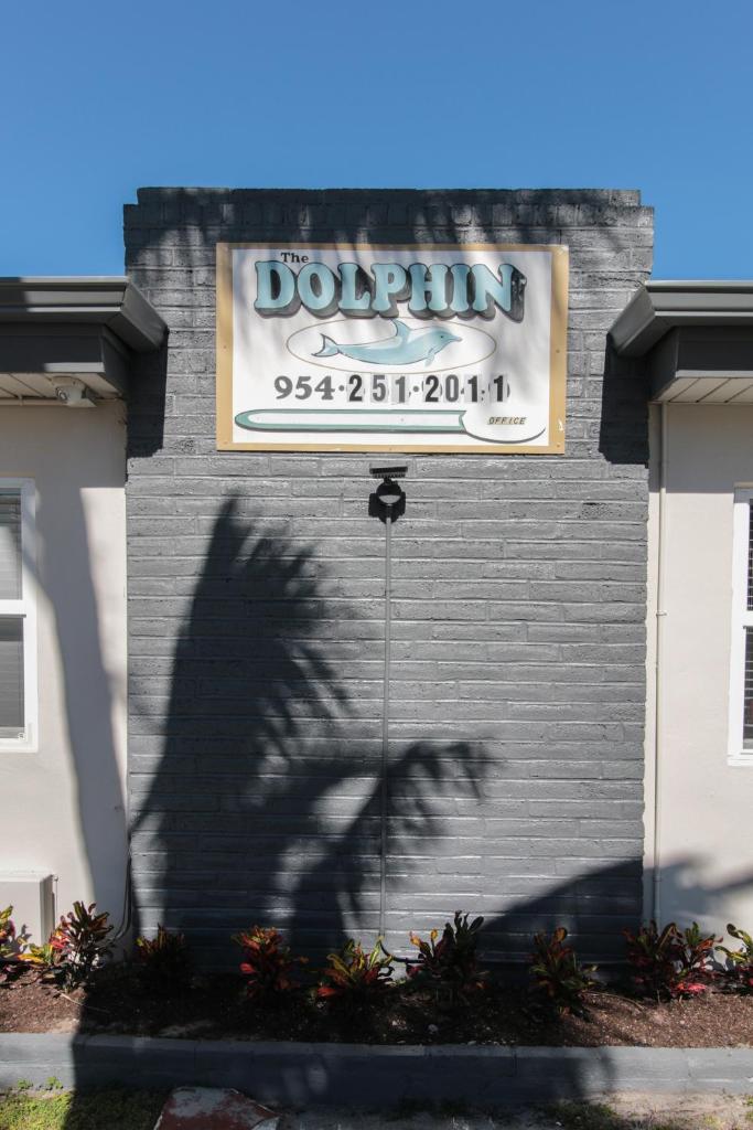 The Dolphin Hollywood photo 1