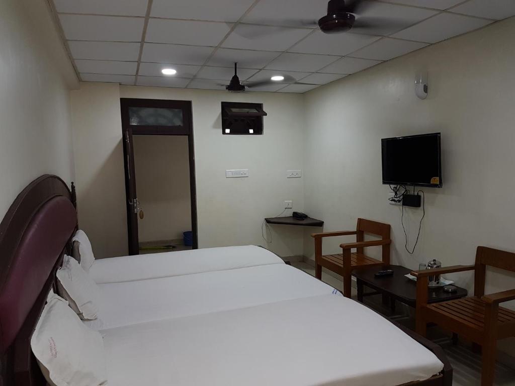 Трехместный (Трехместный номер с вентилятором), Hotel Sorrento Guest house Anna Nagar