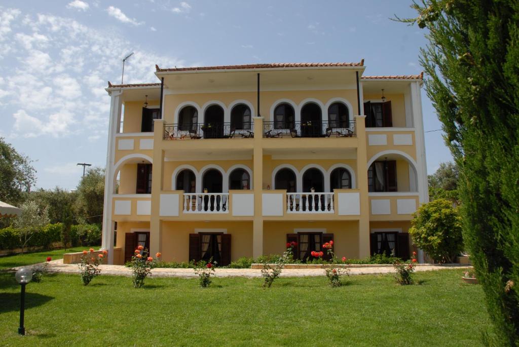 Amboula Beach Apartments photo 1