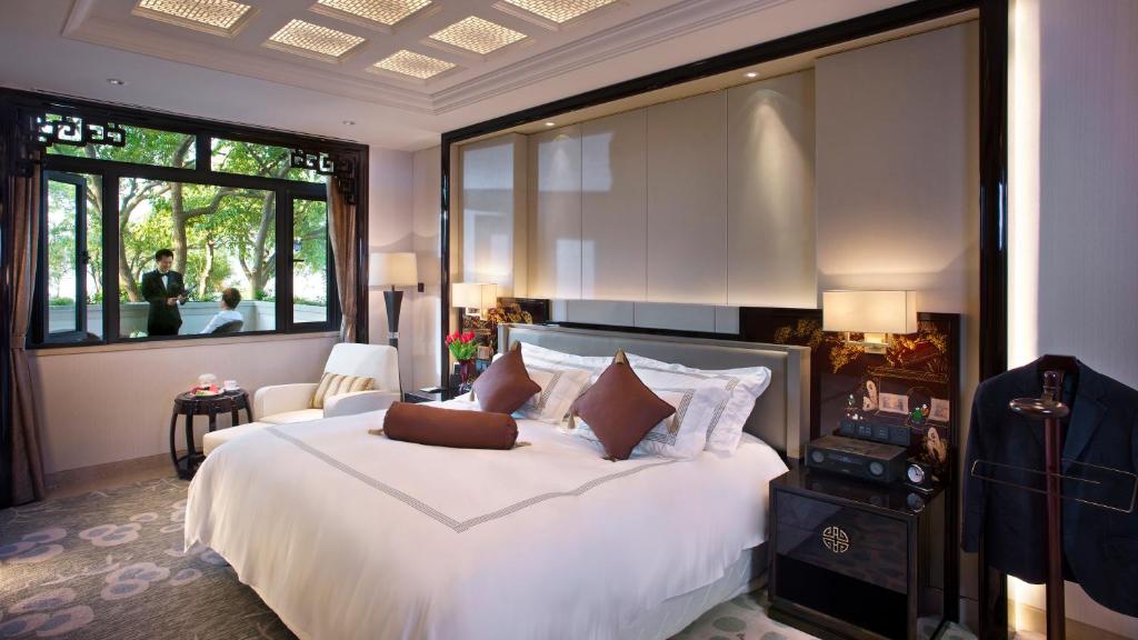 Zhejiang Xizi Hotel - Tap to explore photos