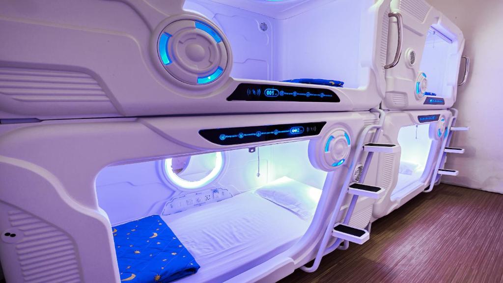 Номер (Улучшенный номер-капсула), Spacepod@com