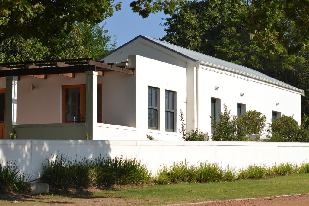 Klein Welmoed Luxury Guest House - Tap to explore photos