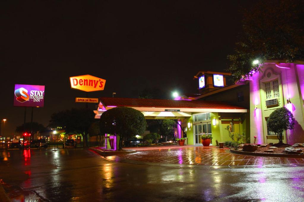 Stay Express Inn Dallas - Fair Park / Downtown photo 2