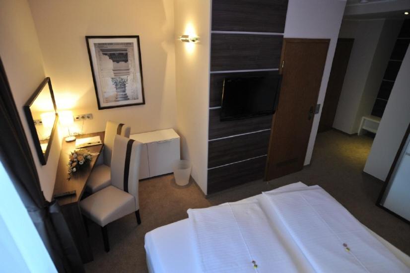 Двухместный (Стандартный двухместный номер с 1 кроватью), Hotel Bergischer Hof
