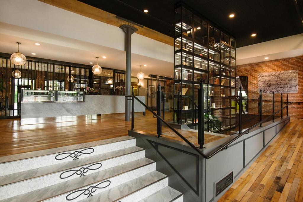 The Charmant Hotel image