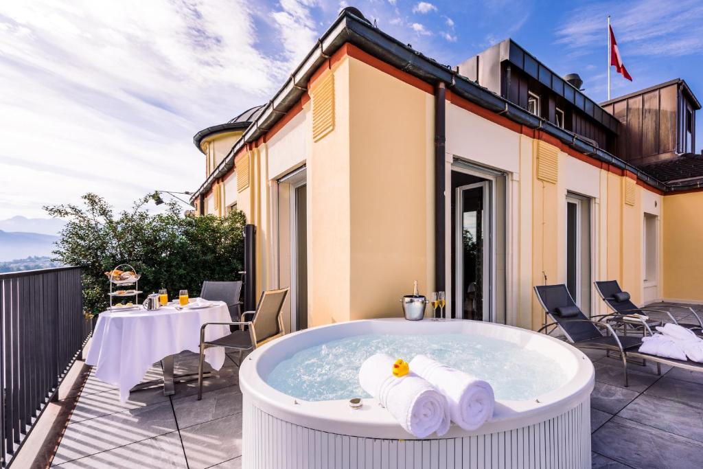 Art Deco Hotel Montana Luzern - Tap to explore photos